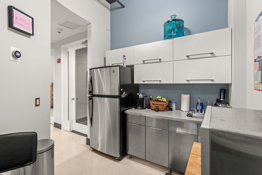More Photos Of 1430 S Dixie Hwy, Coral Gables Office For Sale
