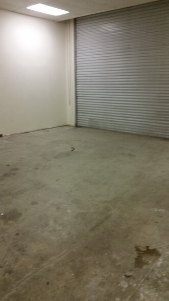 More Photos Of 5829 W Sam Houston Pky N, Houston Light Distribution For Lease