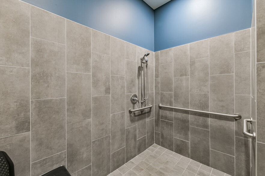 More Photos Of 1222 W Main St, Tomball Religious Facility For Sale