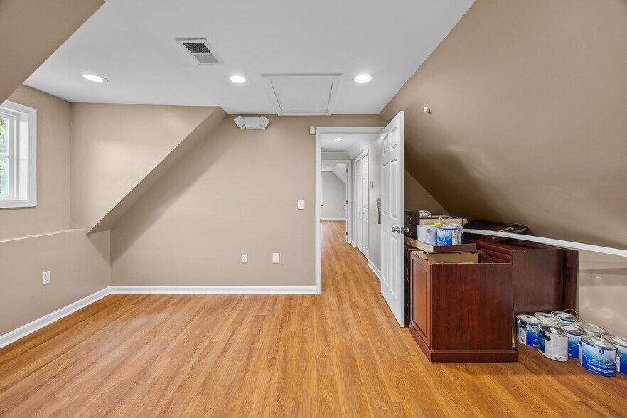 More Photos Of 275 E Henry St, Spartanburg Office Residential For Sale
