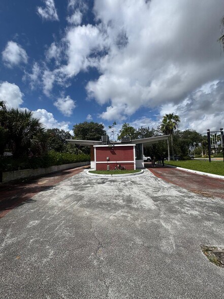 More Photos Of 6014 Kimberly Blvd, North Lauderdale Convenience Store For Sale