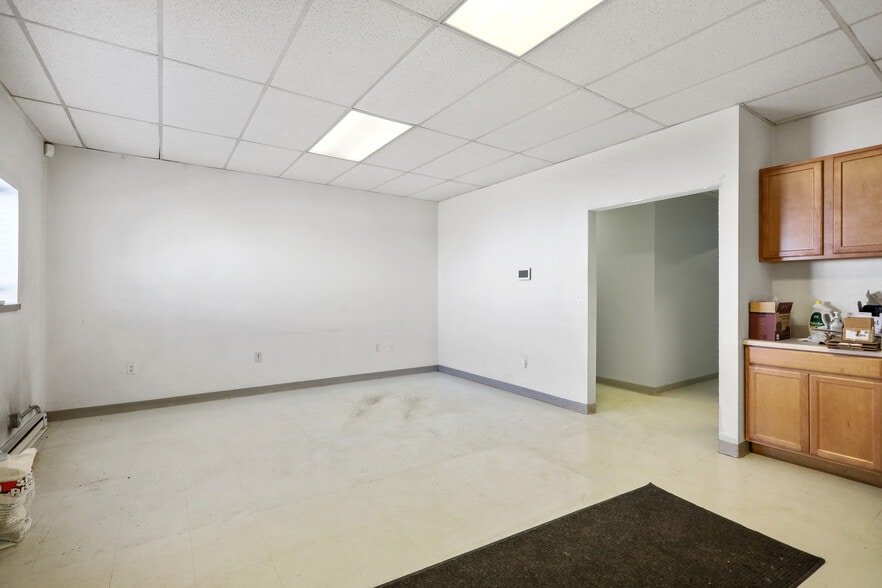 More Photos Of 854 Baseline Pl, Brighton Warehouse For Sale