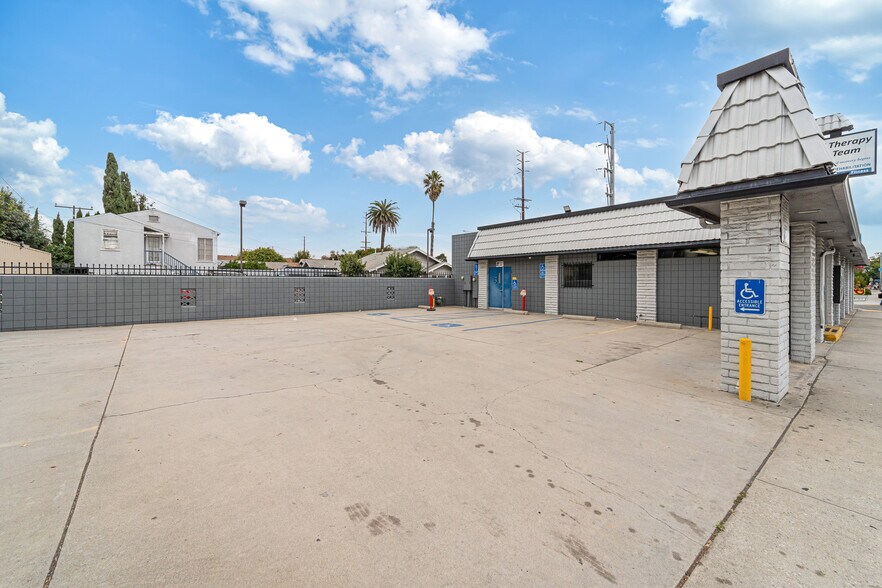 More Photos Of 3535 E 7th St, Long Beach Medical For Sale