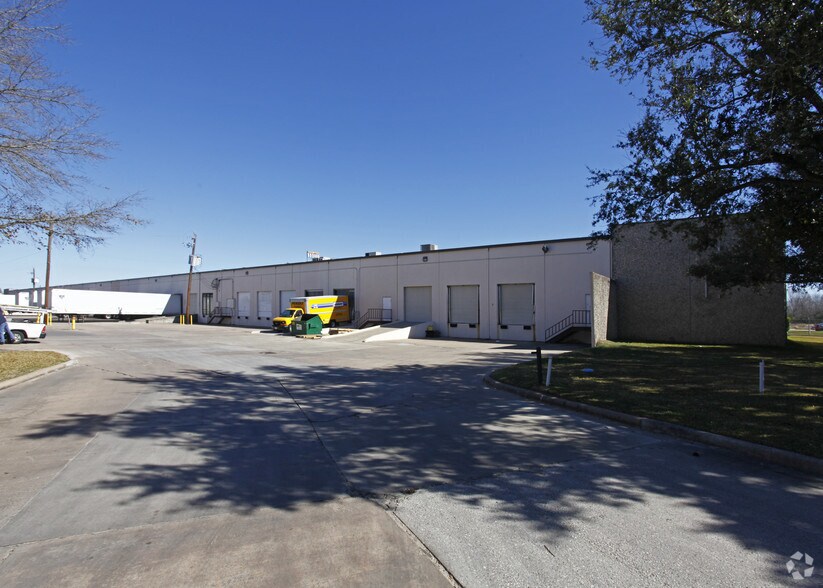 More Photos Of 3620 Willowbend Blvd, Houston Unknown For Lease