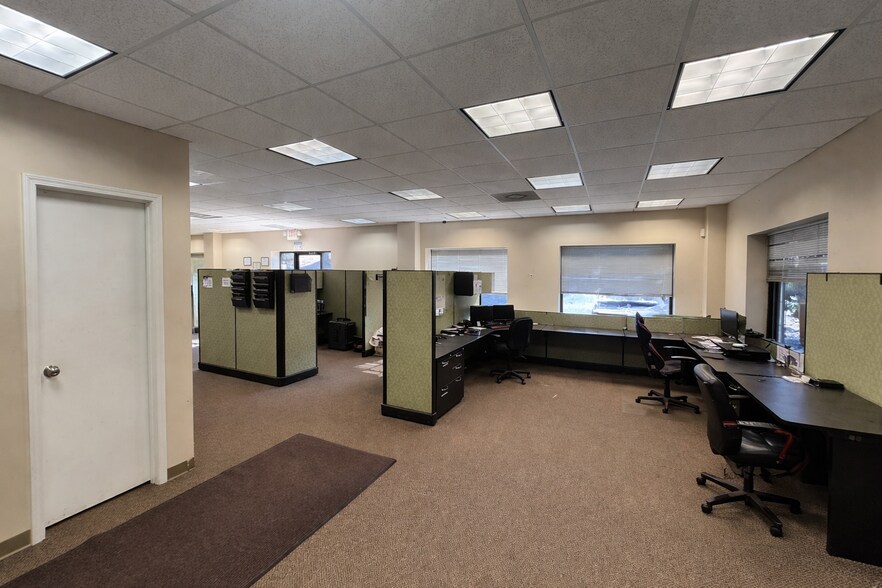 More Photos Of 4337 Brogdon Place Cv, Suwanee Flex For Lease