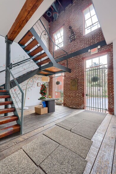 More Photos Of 226 N Arch St, Lancaster Loft Creative Space For Sale