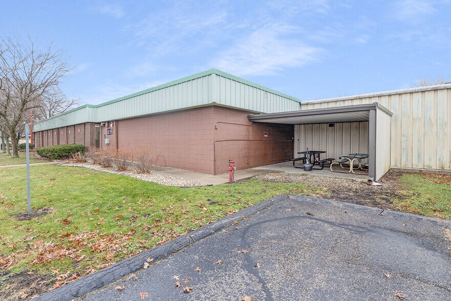 More Photos Of 1655 E 12th St, Mishawaka Manufacturing For Sale