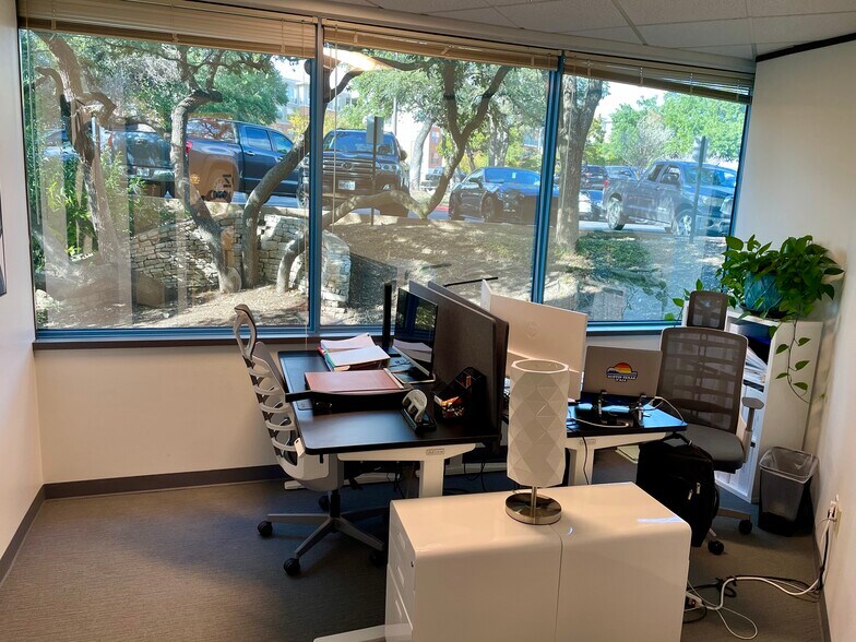 More Photos Of 9020 N Capital of Texas Hwy, Austin Office For Lease