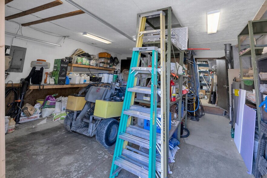 More Photos Of 7601 Milhouse Rd, Indianapolis Office For Sale
