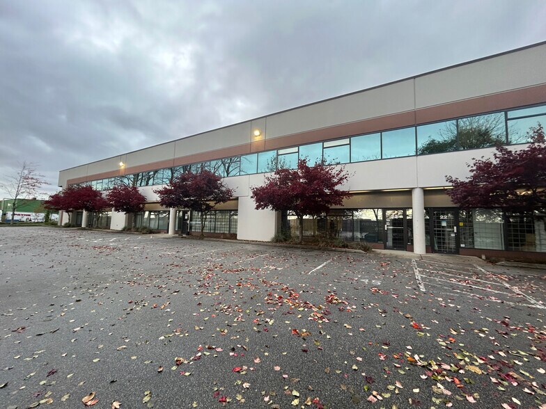More Photos Of 1600-1610 Derwent Way, Delta Warehouse For Lease