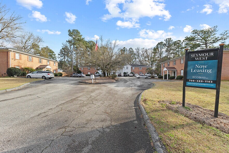 More Photos Of 170 Westwood Dr, Thomson Apartments For Sale