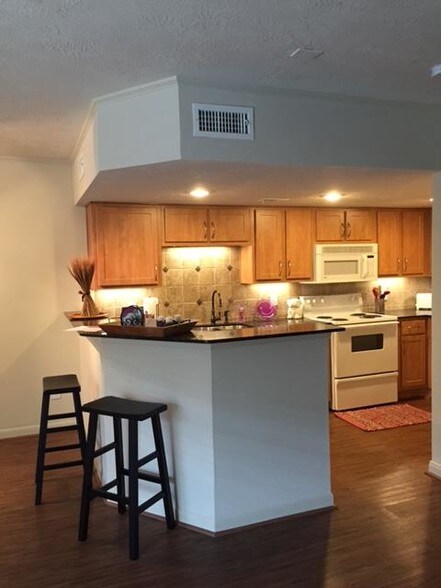 More Photos Of 2320 McCue Rd, Houston Apartments For Sale