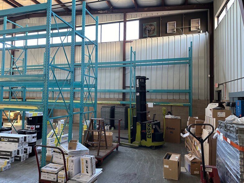 More Photos Of 17 Broad St, Norwalk Warehouse For Lease