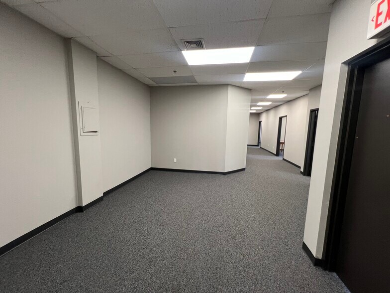 More Photos Of 310 Paterson Plank Rd, Carlstadt Manufacturing For Lease