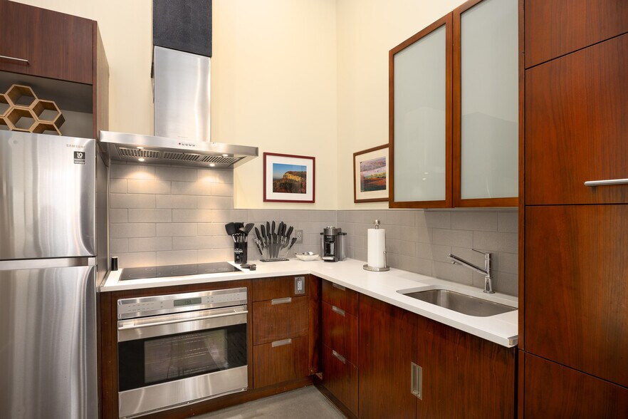 More Photos Of 81 N Main St, Ellenville Office Residential For Sale