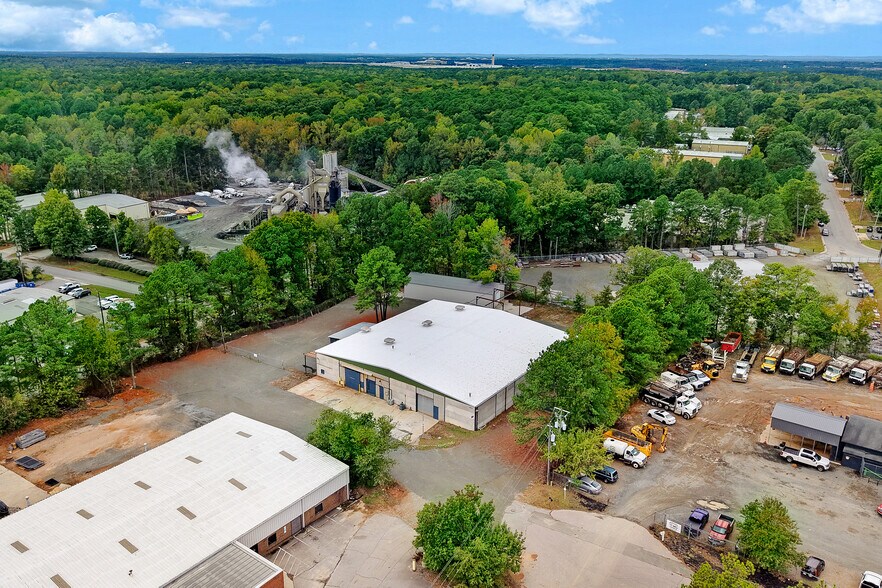 More Photos Of 5832 Lease Ln, Raleigh Manufacturing For Lease