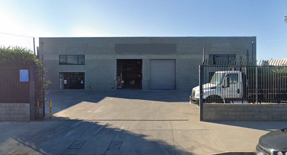 Primary Photo Of 14736 Keswick St, Van Nuys Warehouse For Lease