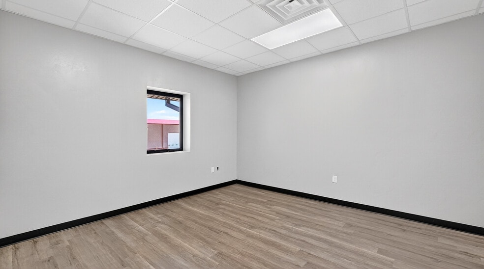 More Photos Of 16510 W Basin St, Odessa Warehouse For Sale