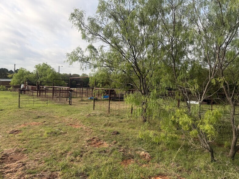 More Photos Of 2548 County Road 2690, Alvord Land For Sale