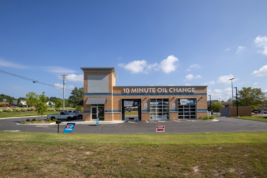 More Photos Of 4049 Winder Hwy, Flowery Branch Service Station For Sale