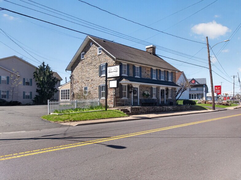 More Photos Of 1434-1436 W Broad St, Quakertown Office For Sale