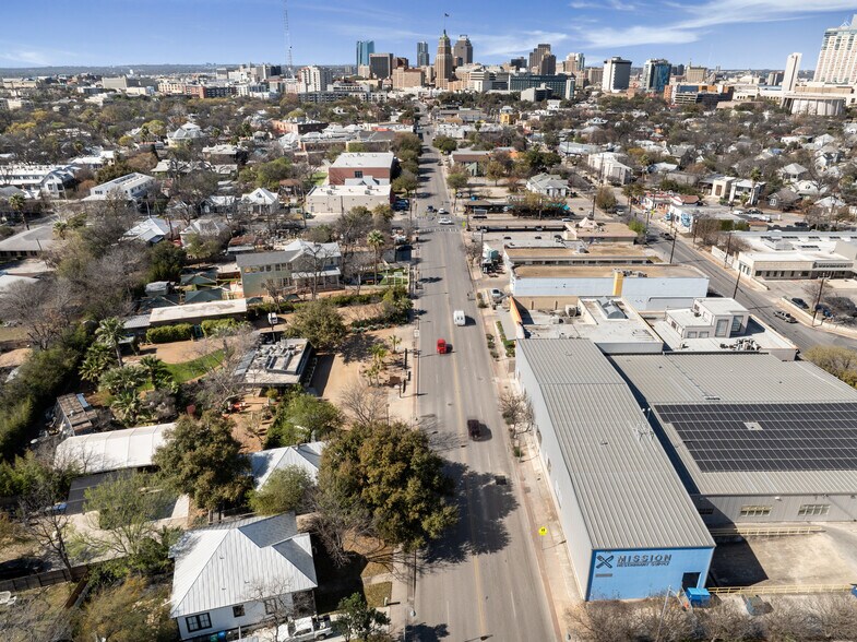 More Photos Of 1127 S St Marys St, San Antonio Restaurant For Sale