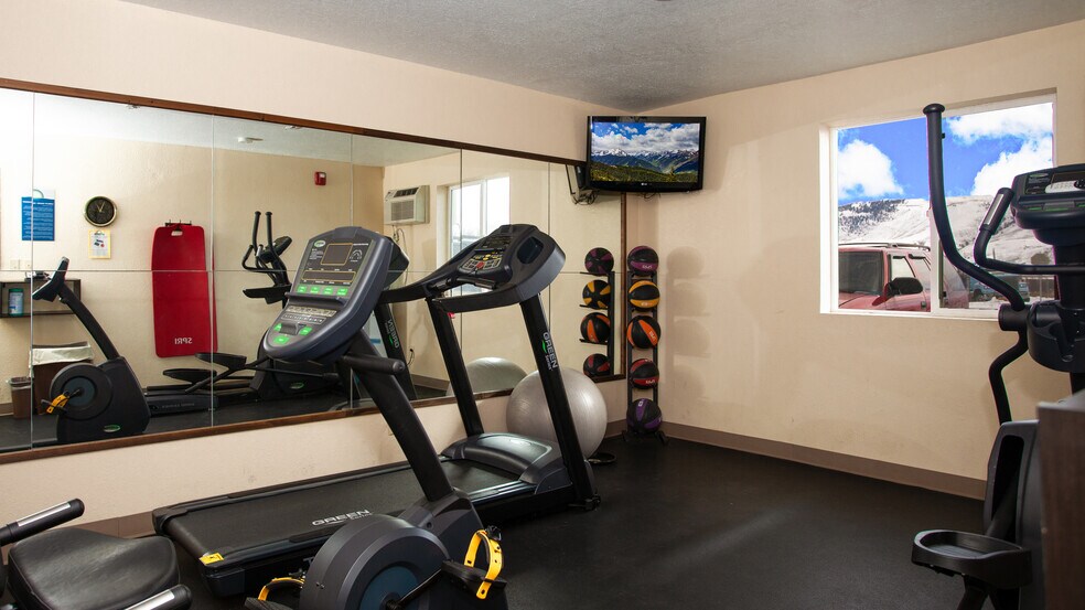 More Photos Of 701 W US Highway 50, Gunnison Hotel For Sale
