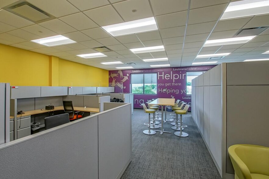 More Photos Of 805 Robin St/ 406 Airline Hwy, La Place Office For Sale