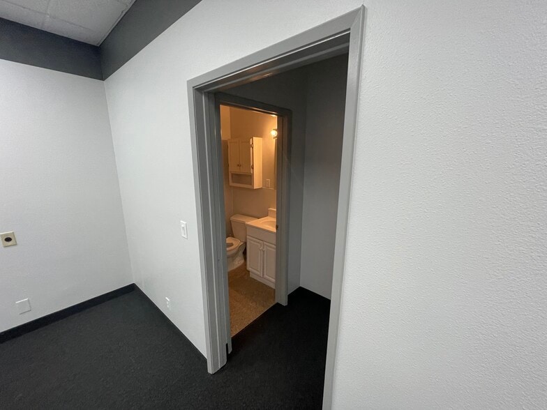 More Photos Of 2760-2764 Lake Sahara Dr, Las Vegas Medical For Lease