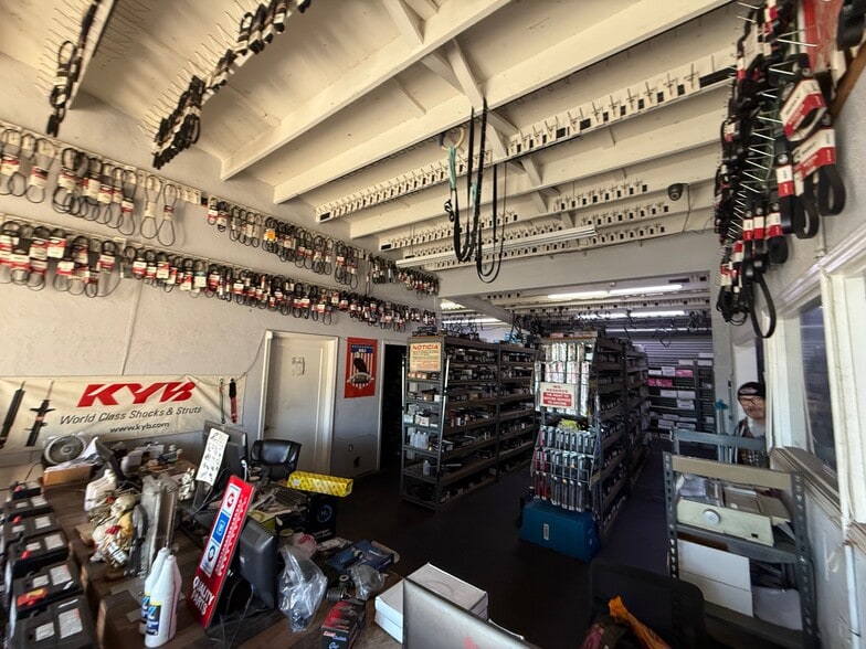 More Photos Of 6323-6331 Colfax Ave, North Hollywood Auto Repair For Sale