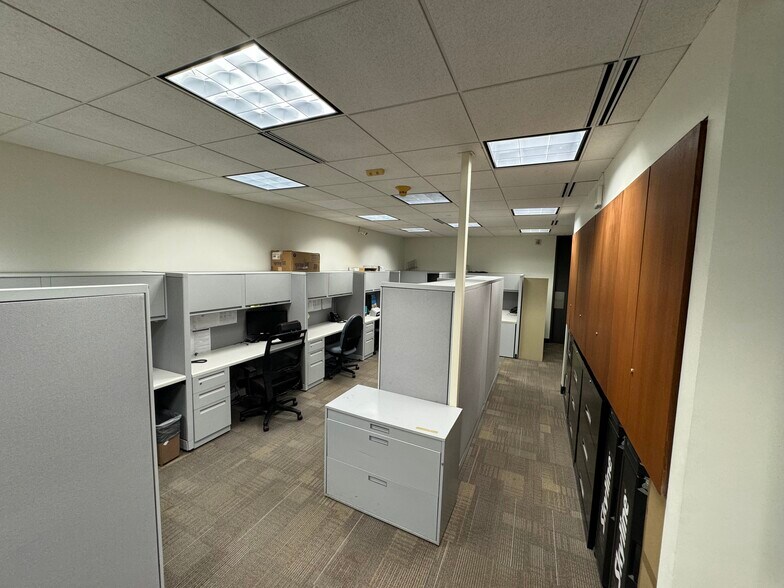 More Photos Of 1100 Alakea St, Honolulu Office For Sale