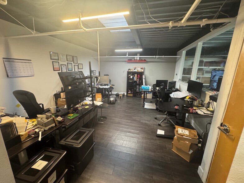 More Photos Of 1940 Union St, Oakland Warehouse For Lease