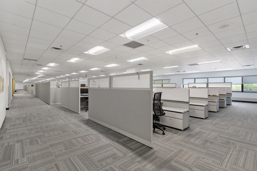 More Photos Of 85 Crystal Run Rd, Middletown Office For Lease