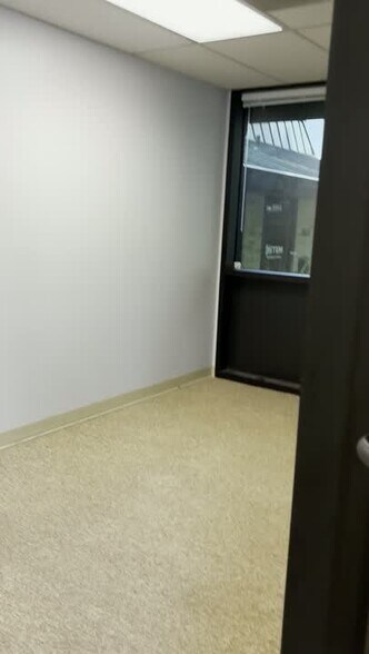 Primary Photo Of 9912-9920 Main St, Fairfax Office For Lease