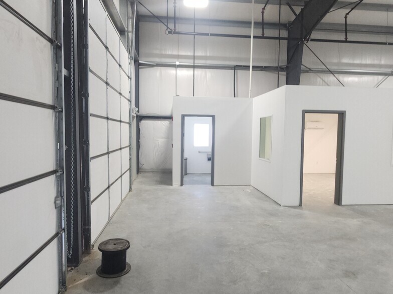 More Photos Of 17454 Adelanto Rd, Adelanto Distribution For Sale