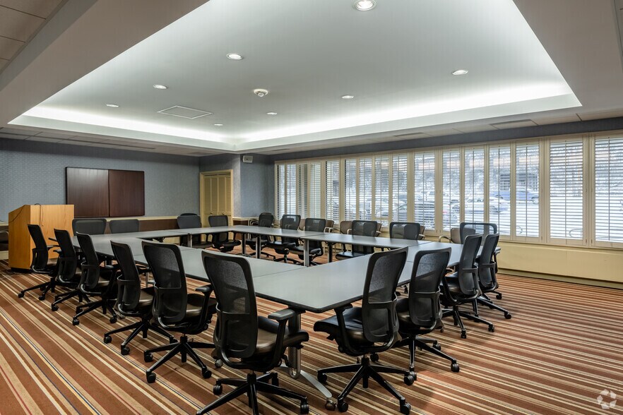 More Photos Of 2323 N Mayfair Rd, Milwaukee Office For Lease