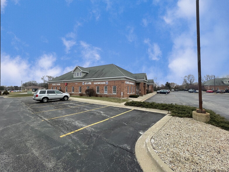 More Photos Of 5445 Grand Ave, Gurnee Medical For Sale