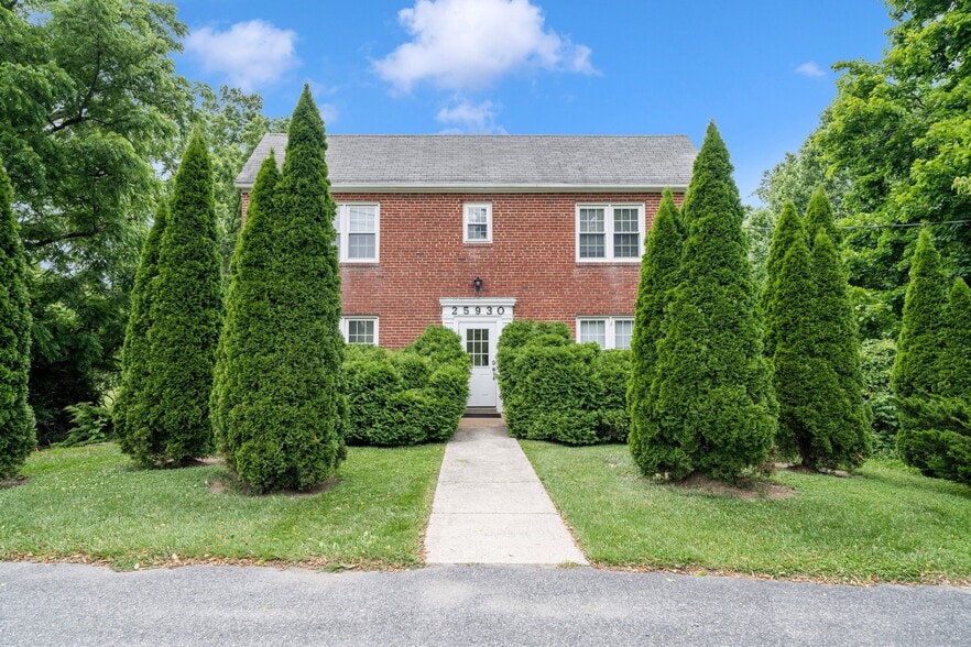 More Photos Of 25930 Ridge Rd, Damascus Apartments For Sale