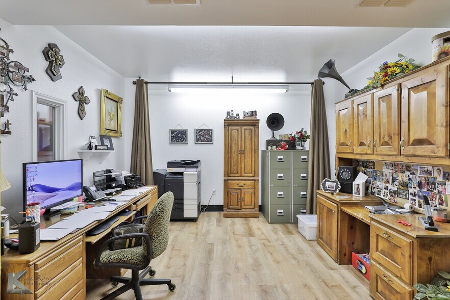 More Photos Of 2180 Maple St, Abilene Specialty For Sale