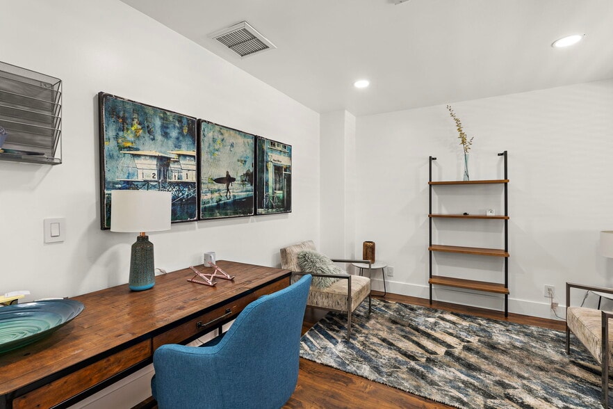 More Photos Of 3404-3406 Via Lido, Newport Beach Office For Lease