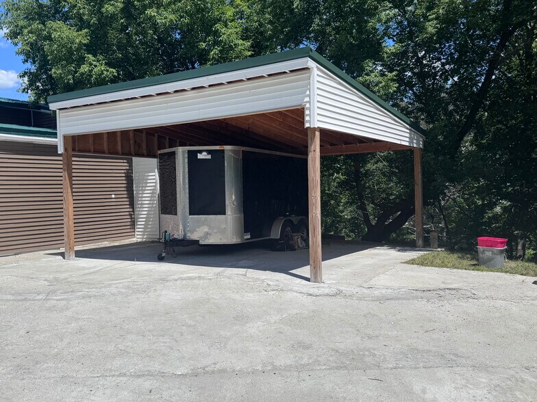 More Photos Of 16 Concord Hill Rd, Pittsfield Office For Sale