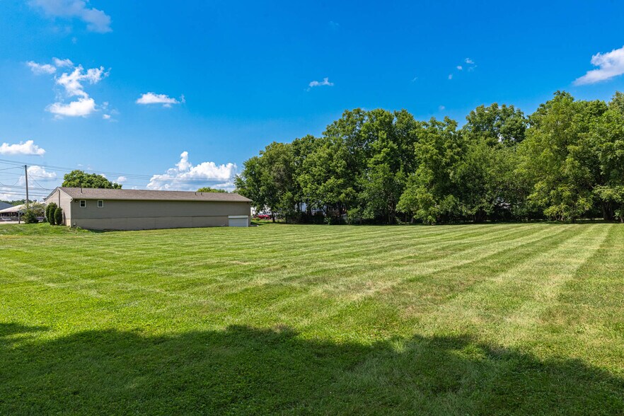 More Photos Of 1001 N County Road 25A, Troy Office For Sale