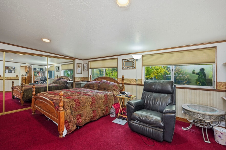 More Photos Of 3511 Redwood St, Clearlake Freestanding For Sale