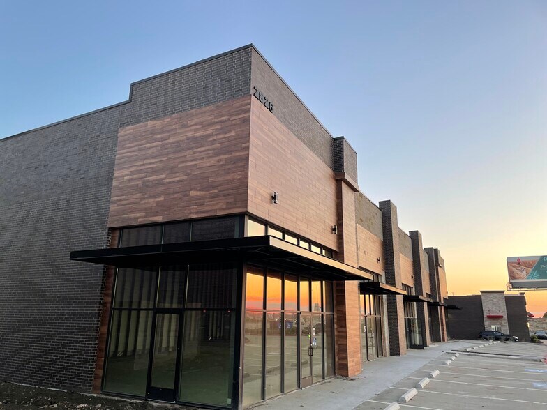 More Photos Of 2826 State 121 Hwy, Lewisville Storefront Retail Office For Lease