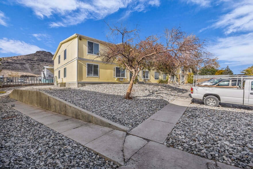 More Photos Of 370 Aria Blvd, Wendover Apartments For Sale