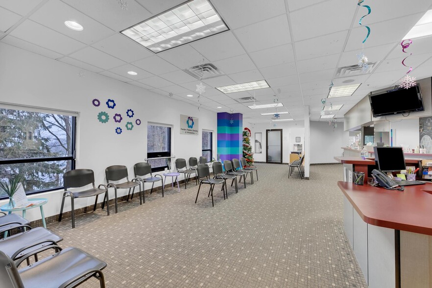 More Photos Of 230 US Highway 206, Flanders Medical For Lease