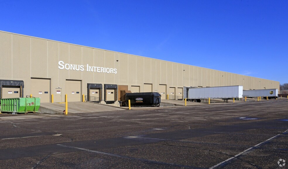 More Photos Of 6325 Sandburg Rd, Golden Valley Light Manufacturing For Lease