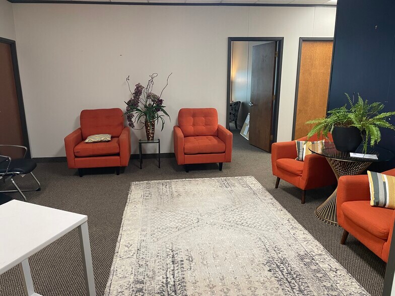 More Photos Of 9241 Lyndon B Johnson Fwy, Dallas Coworking Space