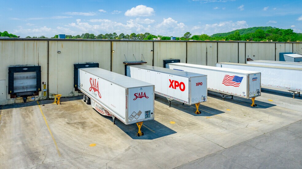 More Photos Of 1750 Hardeman Ln NE, Cleveland Warehouse For Lease