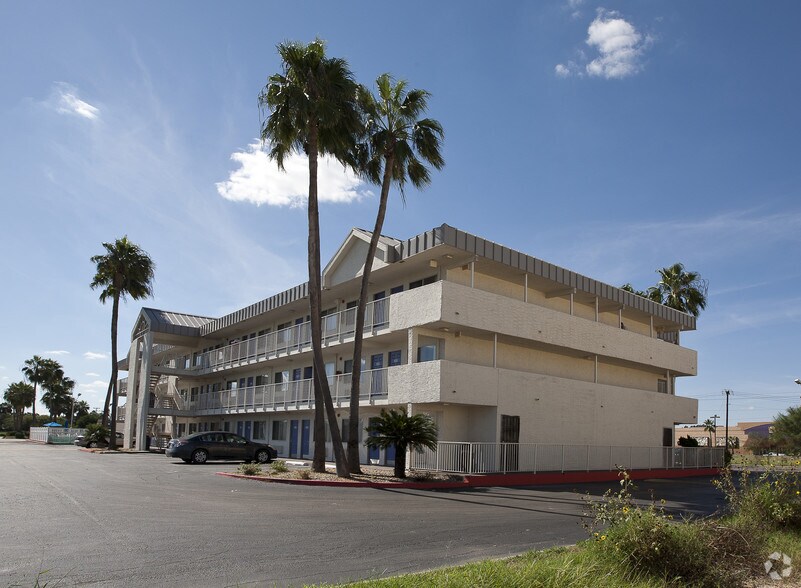 More Photos Of 2377 N Expressway 83, Brownsville Hotel For Sale